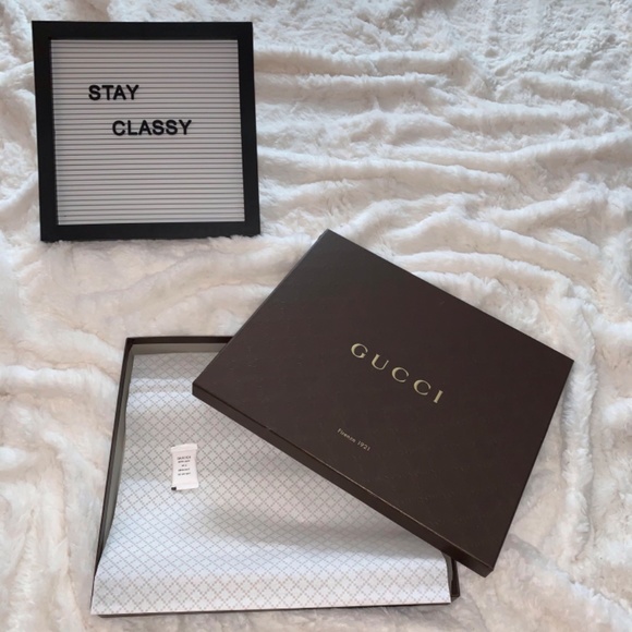 Authentic Gucci Gift box + Tissue - Picture 2 of 5